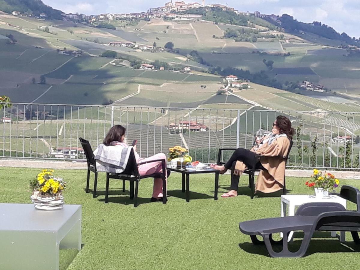 Maison d'hôtes Cascina Roella à Monforte dʼAlba Extérieur photo